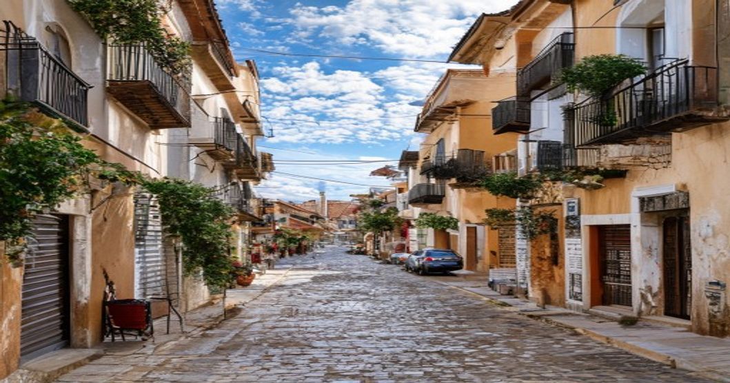 Antonio Maíllo and the Housing Crisis: A Challenge for Andalusia