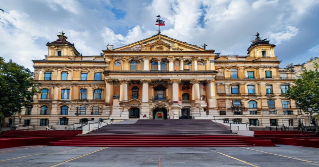 Spanish parliament building, political debate